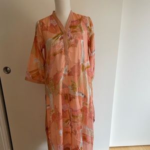 Peach tunic top in voil  fabric from India. Size medium chest 40.